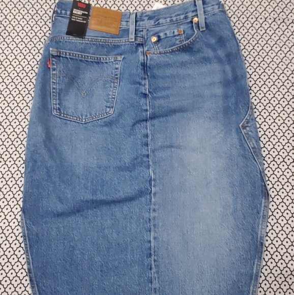 Levis jean skirt - Picture 7 of 9